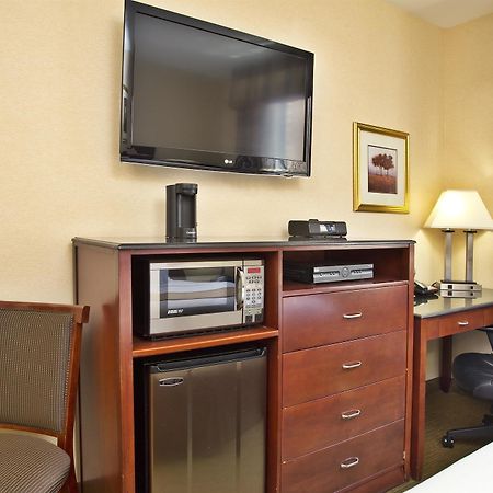 Best Western Plus Arena Hotel New York Eksteriør bilde