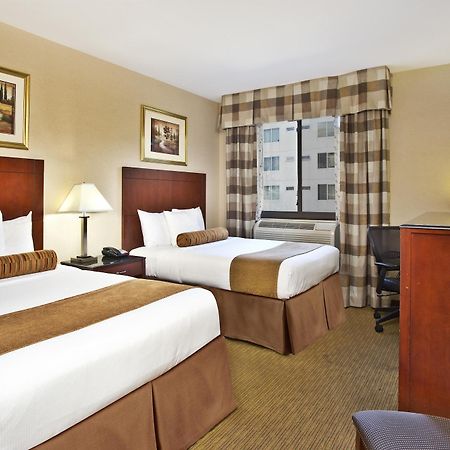 Best Western Plus Arena Hotel New York Eksteriør bilde